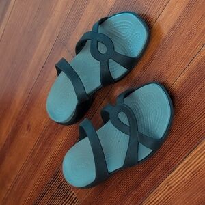 Women's croc sandle